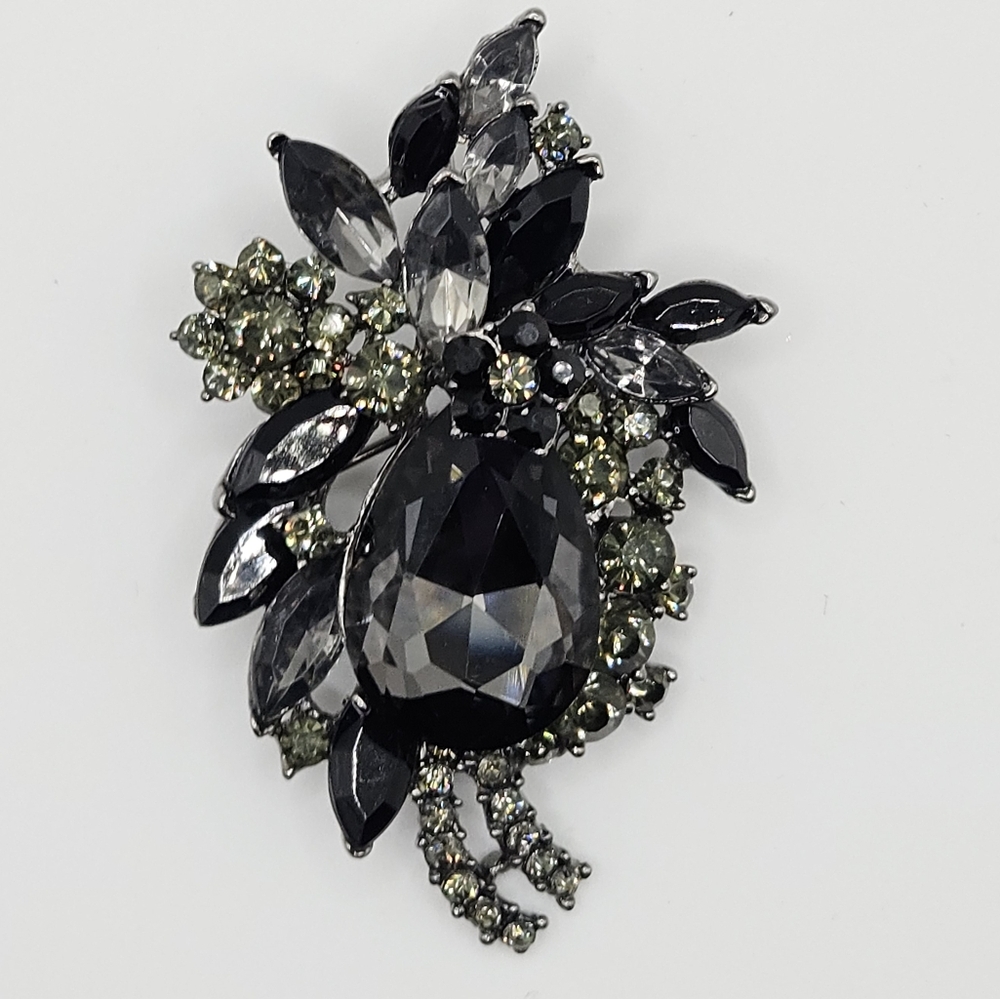 Elegant Ever Faith Black And Dark Green Crystal Brooch